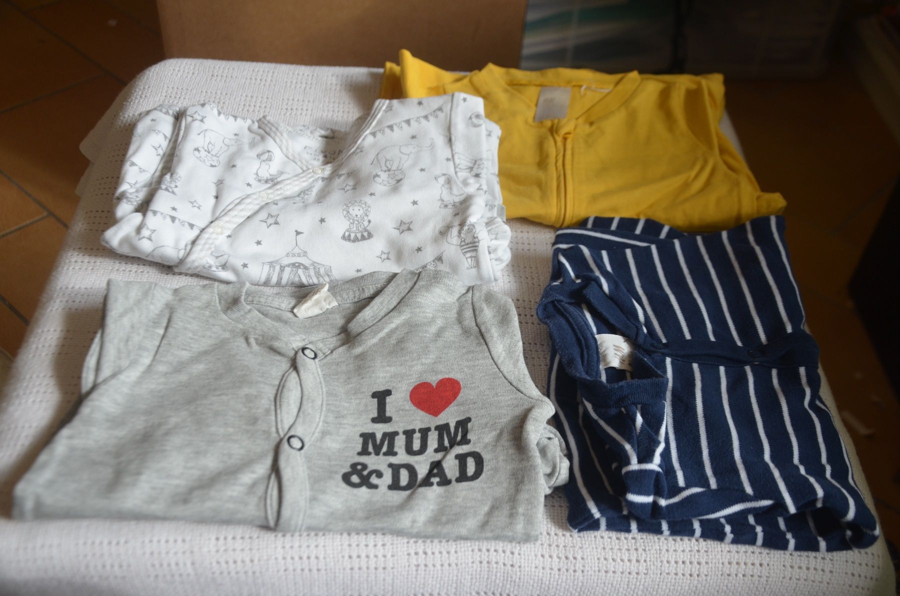 Pyjamas & Ähnliches: TAILLE 62- 68 - 4 PIJAMAS – Gebraucht aus Chiasso von Dolly015