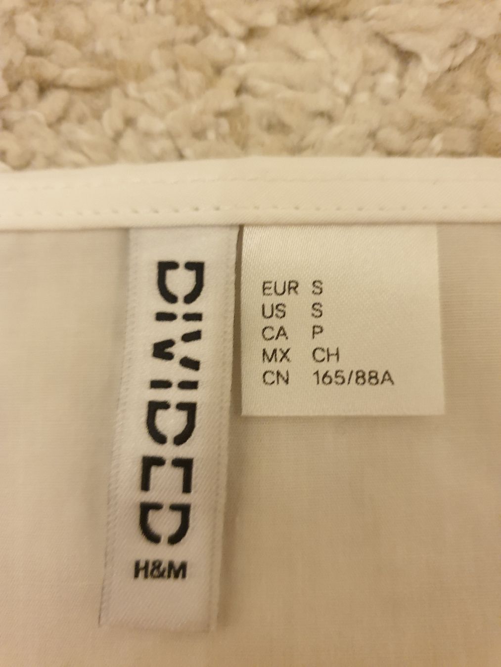 H&M Chemisiers: Top neuf blanc brodé, S, coton  – Neuf avec emballage d'origine à Neuchâtel par Verenas12 6