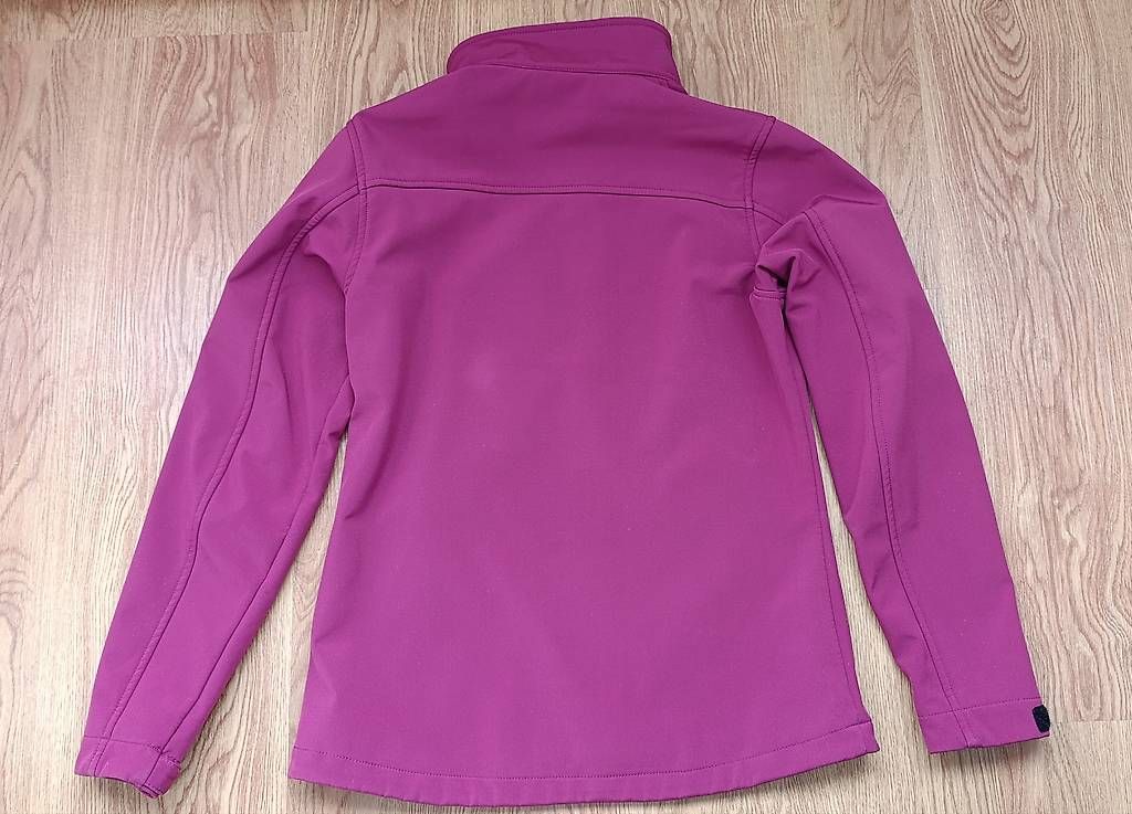 Giacche: Gut erhaltene Softshell-Jacke Gr. M – Usato da Stans venduto da Shidochir 1