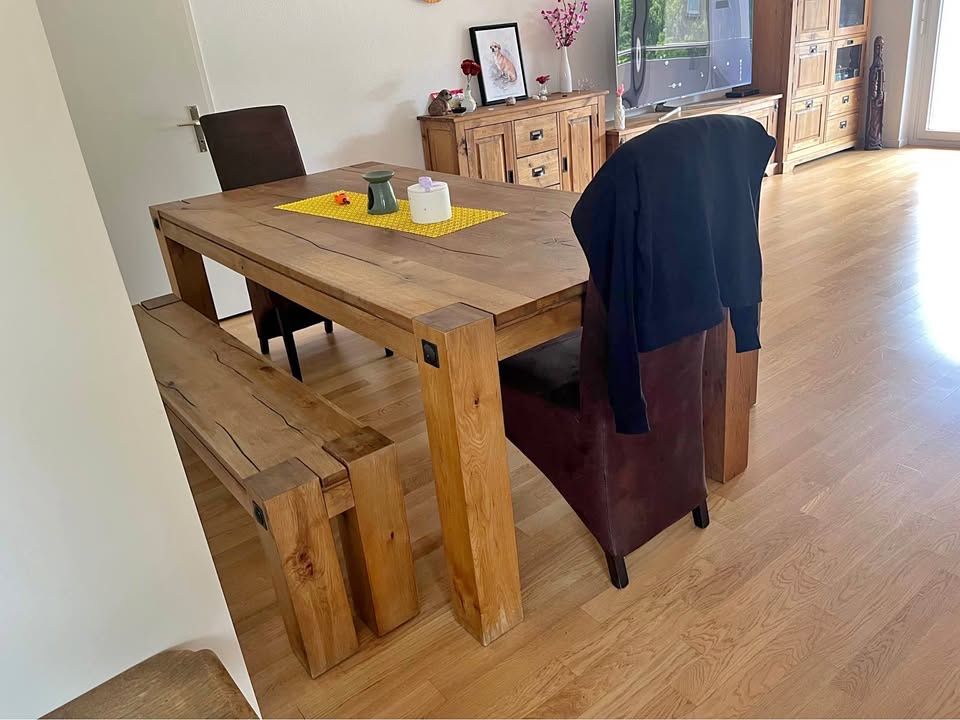 Set di tavolo e panche: Massive Esstisch mit Bank,massive Eichenmoebel, Landhausstil – Usato da Wettingen venduto da Antsor19 9