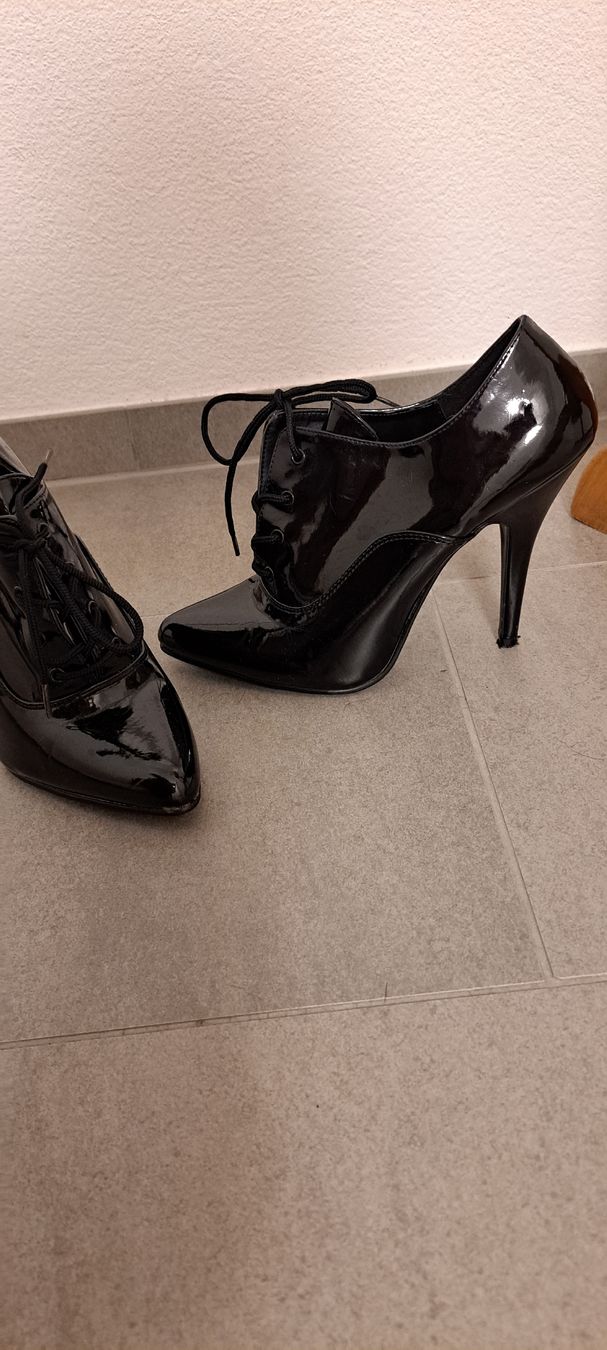 Scarpe da donna: Lackschuhe von Pleaser – Nuovo (secondo la descrizione) da Richterswil venduto da Viorella