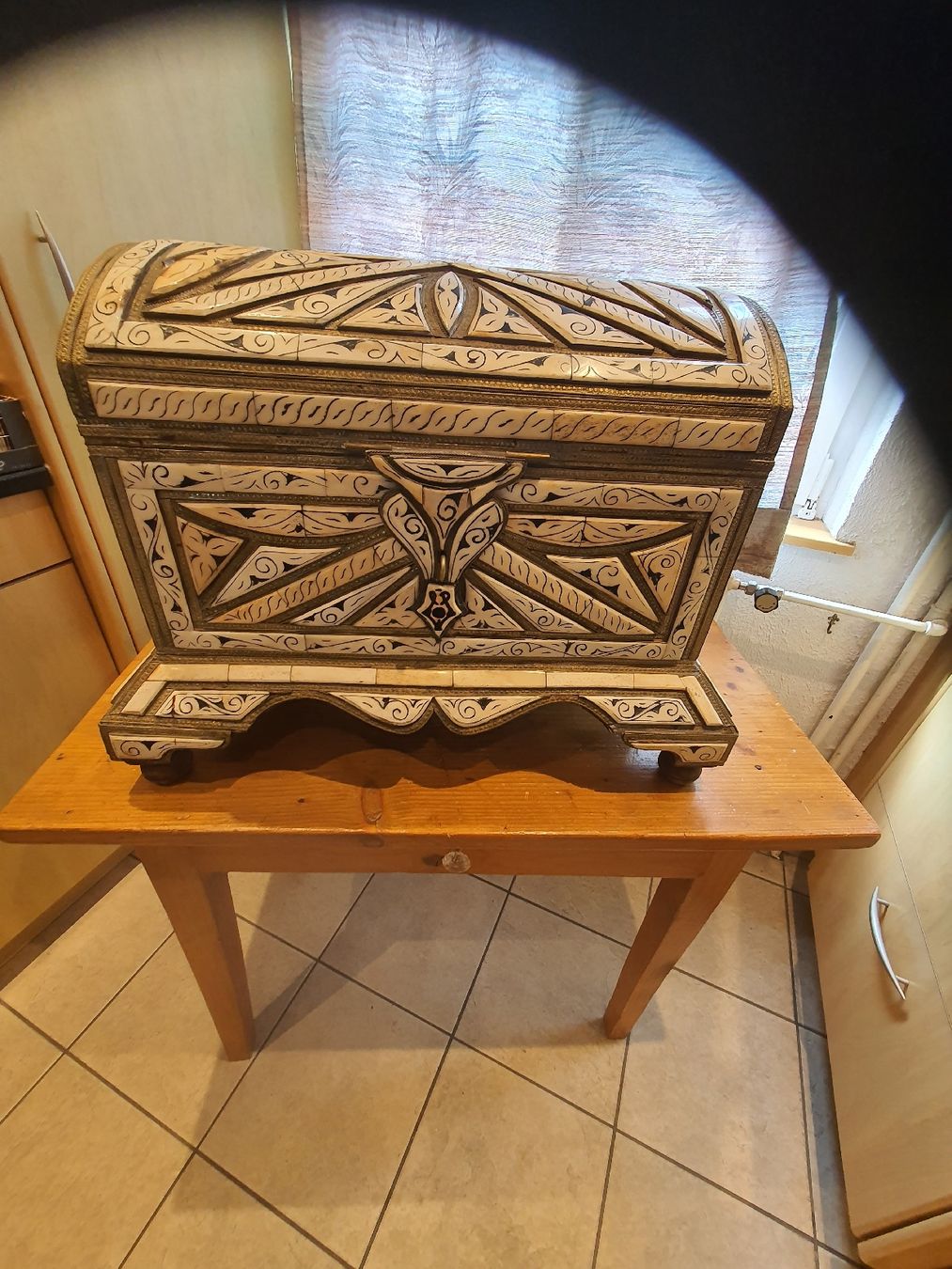 Cassapanche: Orientalische Truhe – Usato da Wangen b. Olten venduto da Hecht62xyz