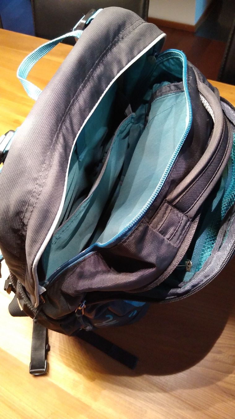 Deuter Borse & Zaini: Deuter Schulsack / Schulthek – Usato da Rothrist venduto da mimi535 2