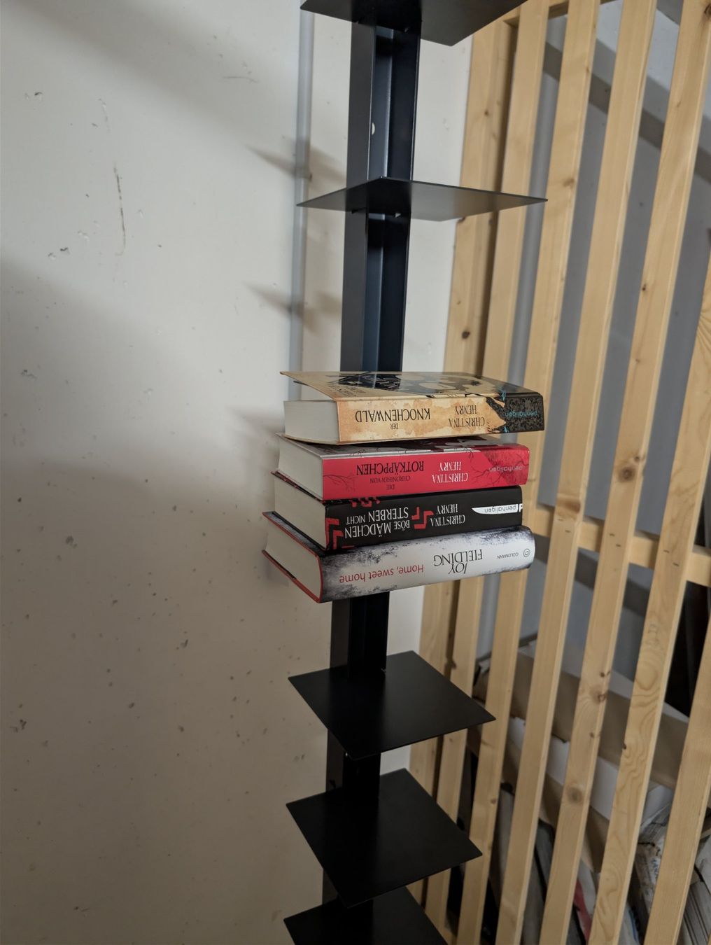 Scaffali: Schwebendes Bücherregal Metall schwarz – Usato da Oberhasli venduto da Sepp33 2