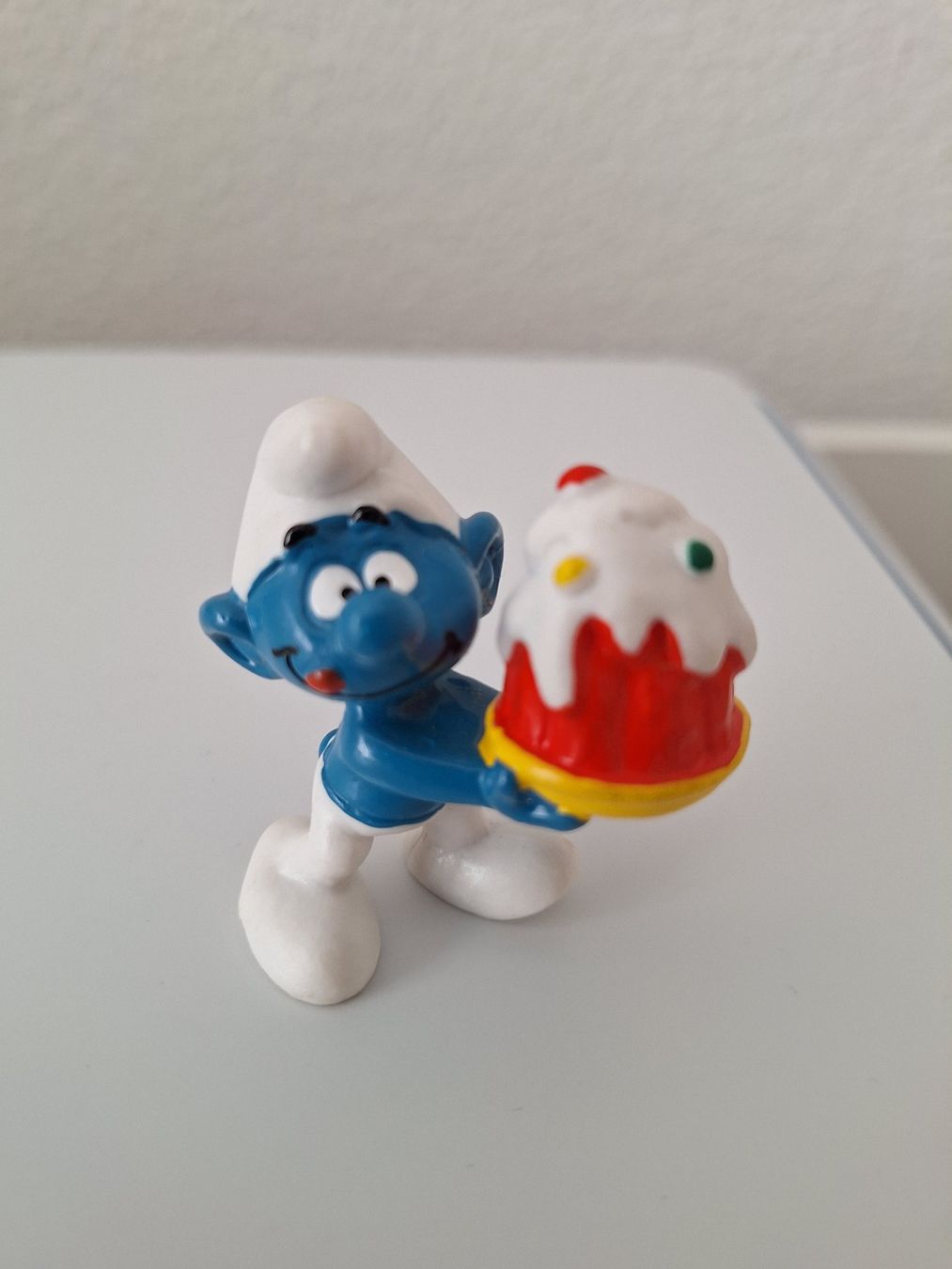 Mc Donald's Statuette: Kuchenschlumpf Mc Donald`s – Nuovo (secondo la descrizione) da Rothrist venduto da Stranglehold