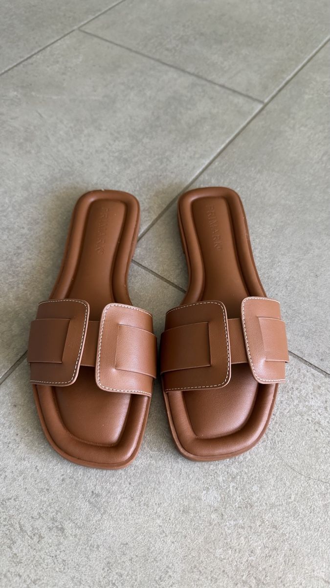 Scarpe da donna: Braune Pantoletten / Sandalen – Nuovo (secondo la descrizione) da Othmarsingen venduto da J_Shop