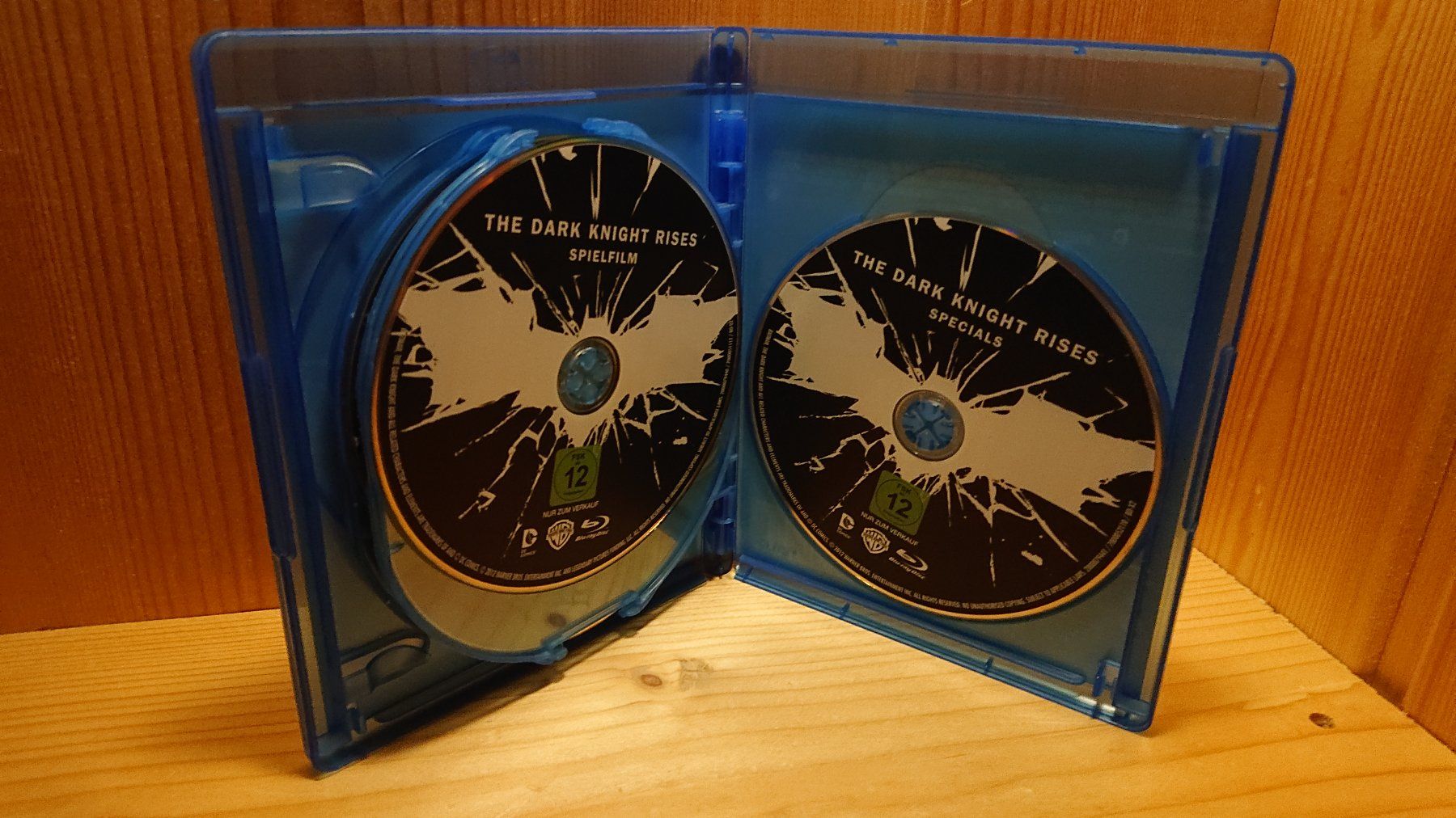 Alle DVDs: BATMAN THE DARK KNIGHT Trilogie auf Blu-Ray – Gebraucht aus Wilderswil von Exebub 4