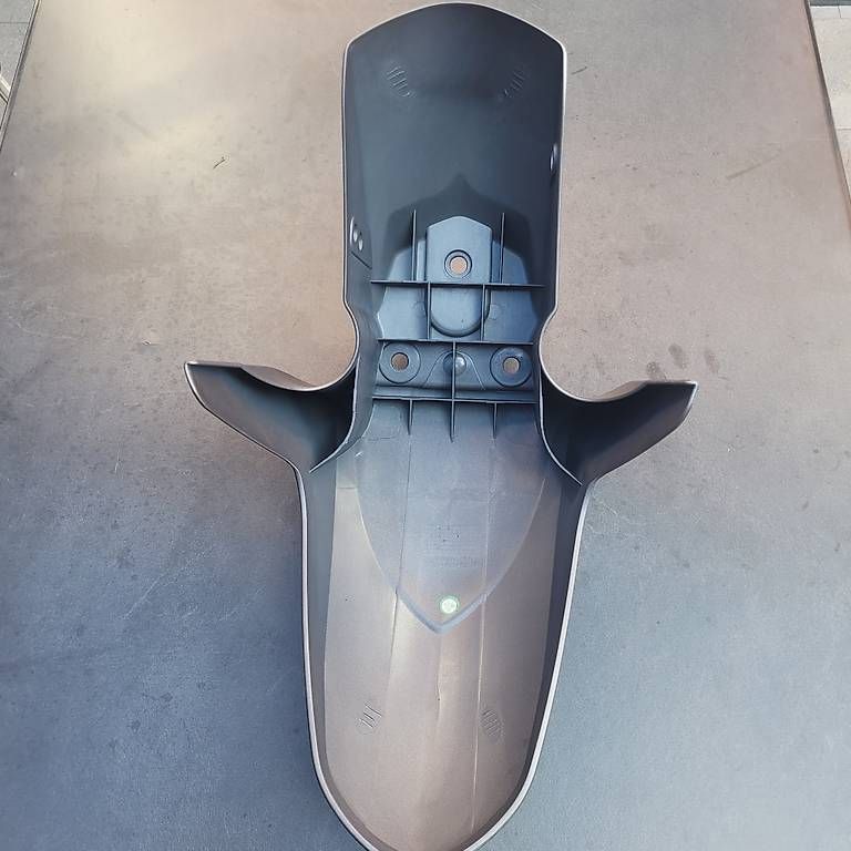 Tutti pezzi di ricambio per scooter: Parafango anteriore scooter SYM – Nuovo e nell'imballaggio originale da Tesserete venduto da sar_69jd 1