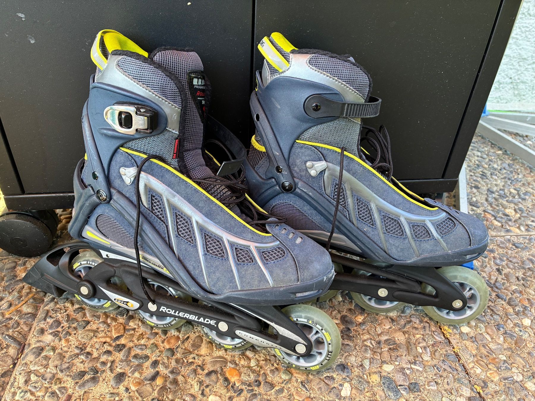 Pattini in linea & Pattini a rotelle: Rollerblades – Usato da Freienstein venduto da Straessler