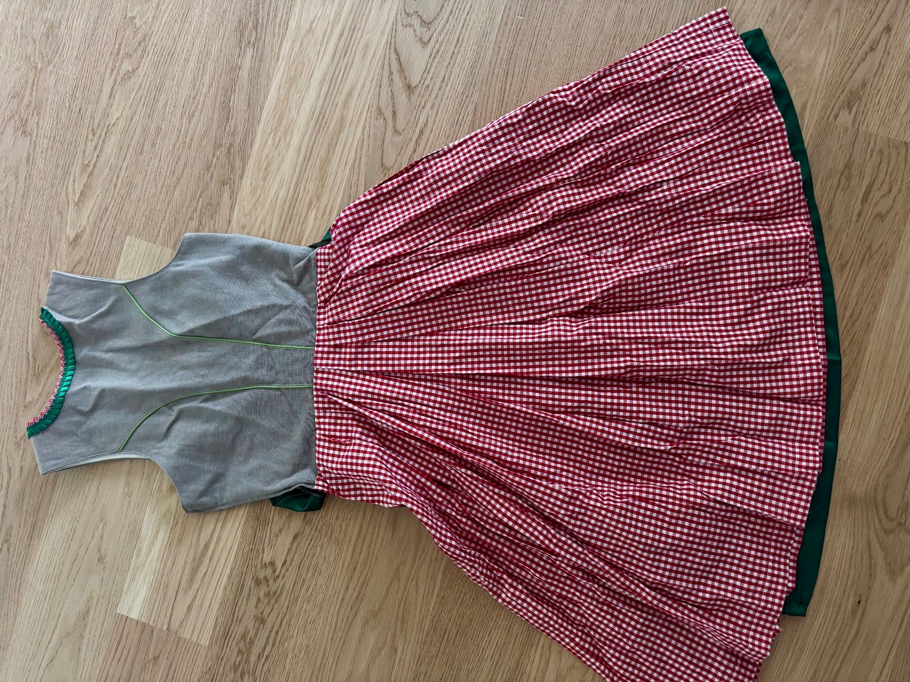 Kleider: Original Münchner DIRNDL, Grösse 32 – Gebraucht aus Herrliberg von kat_q7sj 5