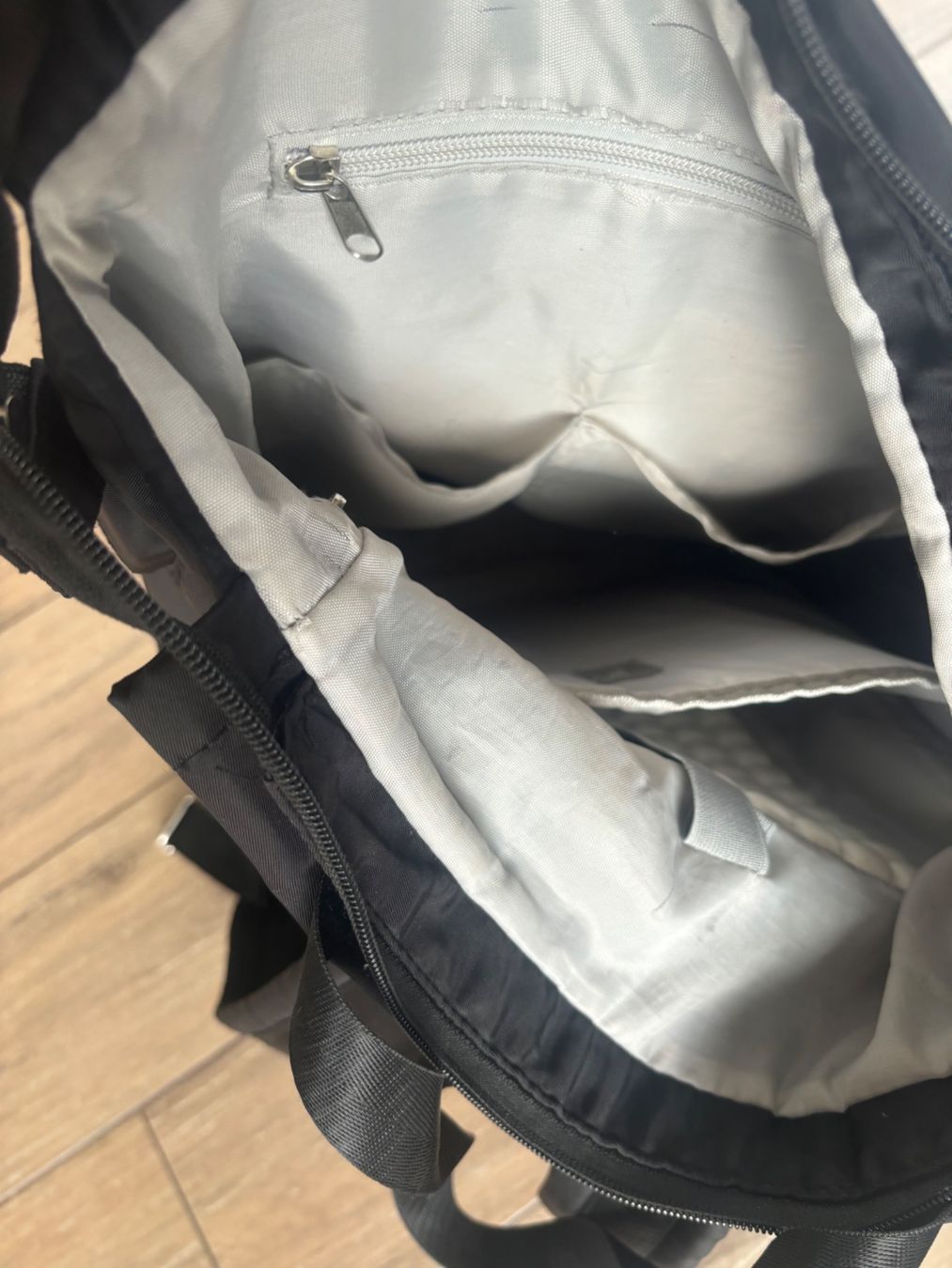 Borse: Universal backpack for laptop, sports etc – Usato da St-George venduto da elena27 5