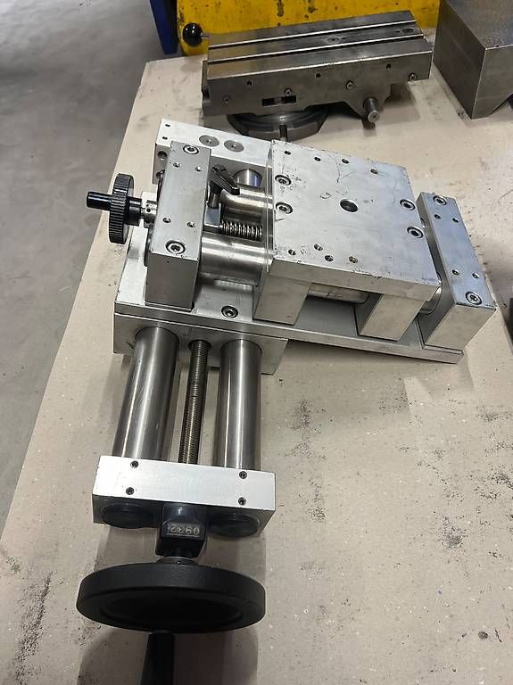 Altro per industria metallurgica: Kreuzschlitten – Usato da Brunnen venduto da san_9qlb