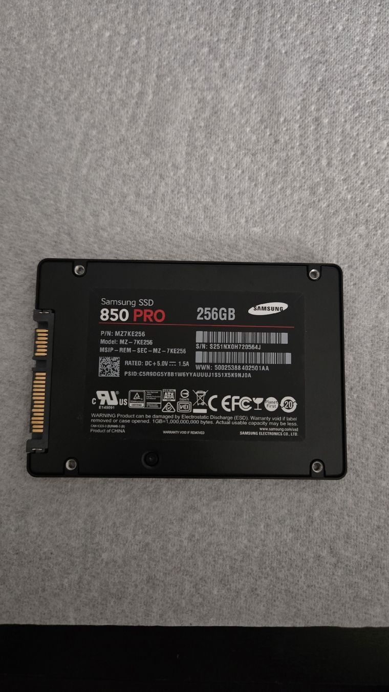 Samsung Dischi rigidi: Samsung SSD 256gb ab 1.Fr – Usato da Kloten venduto da Cyrill_King 1