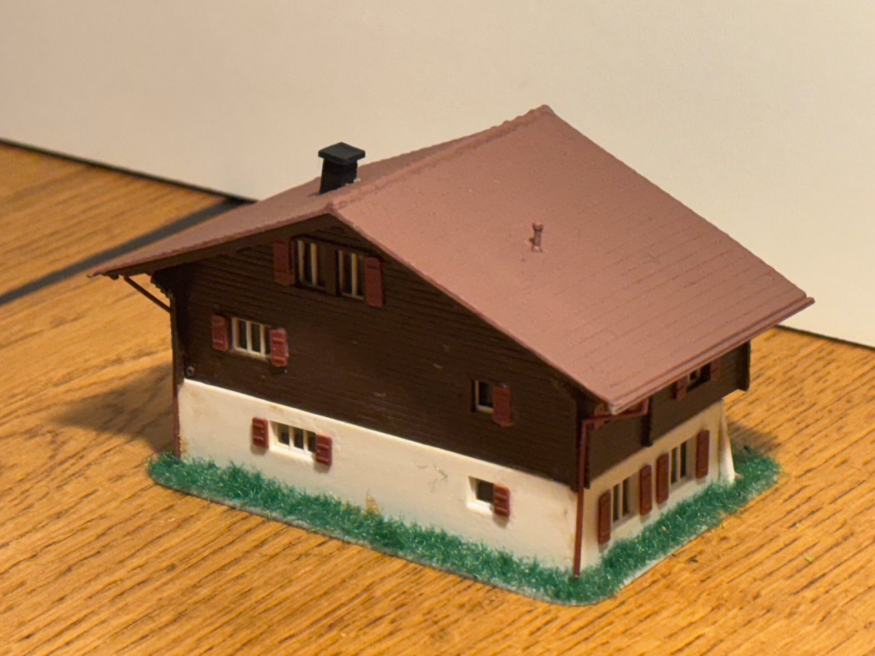 Modellini di ferrovie: G0774: Chalet (Spur N) – Usato da Birsfelden venduto da Birs_25 2