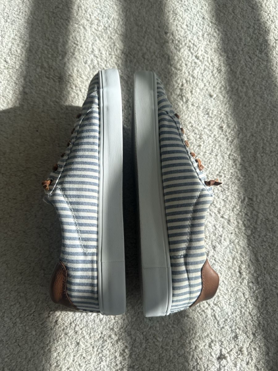 Graceland Damenschuhe: Gestreifte Sneaker – Gebraucht aus St. Niklausen LU von car_2562 3