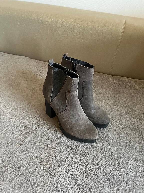 Scarpe da donna: Bullboxer Wildlederstiefelette mit Absatz – Usato da Beinwil am See venduto da jul_7f5c 1