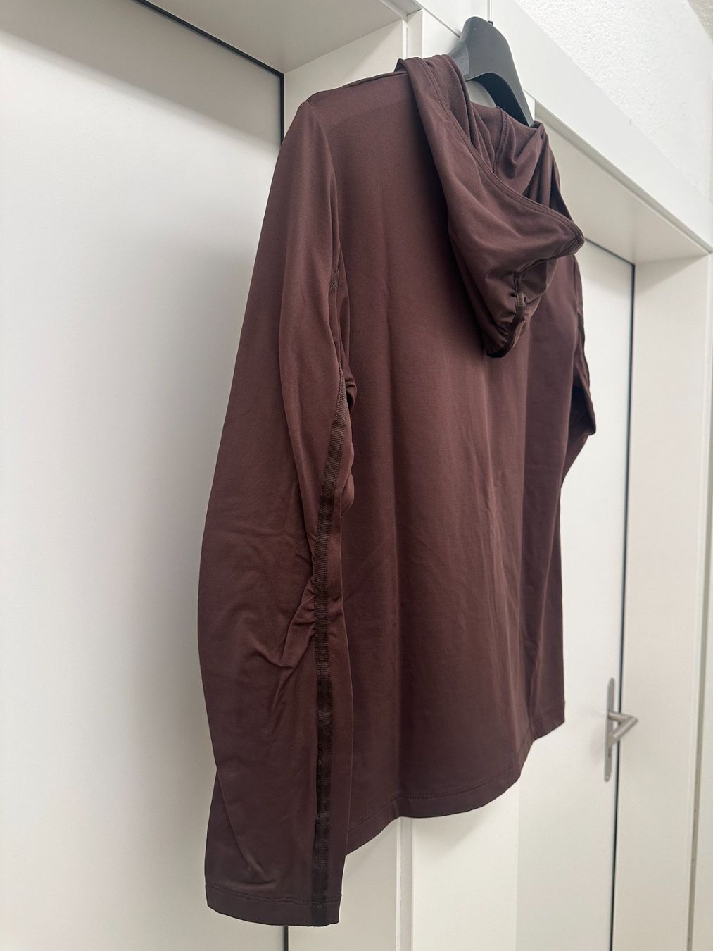 Bogner Maglioni & Felpe: Pullover mit Kaputze von Bogner (40) neuwertig – Usato da Urdorf venduto da Erika666 8