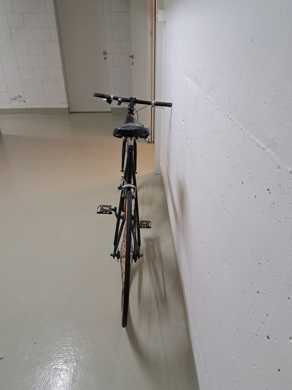 Vélos: Eingangrad – Défectueux à Basel par ins_ctx9 1
