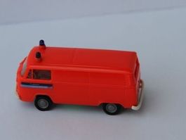 VW T2, Feuerwehr Flughafen Frankfurt, Kastenw., Brekina, HO