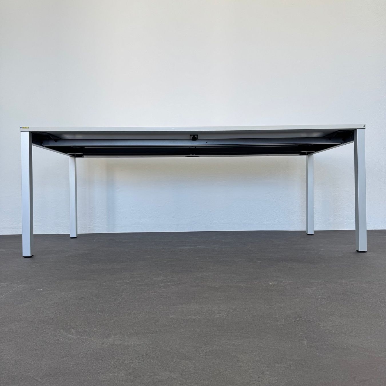 Embru Scrivanie: Embru eQ Vierbeintisch 2000x900 mm – Usato da Schönenwerd venduto da mcofficeshop 3