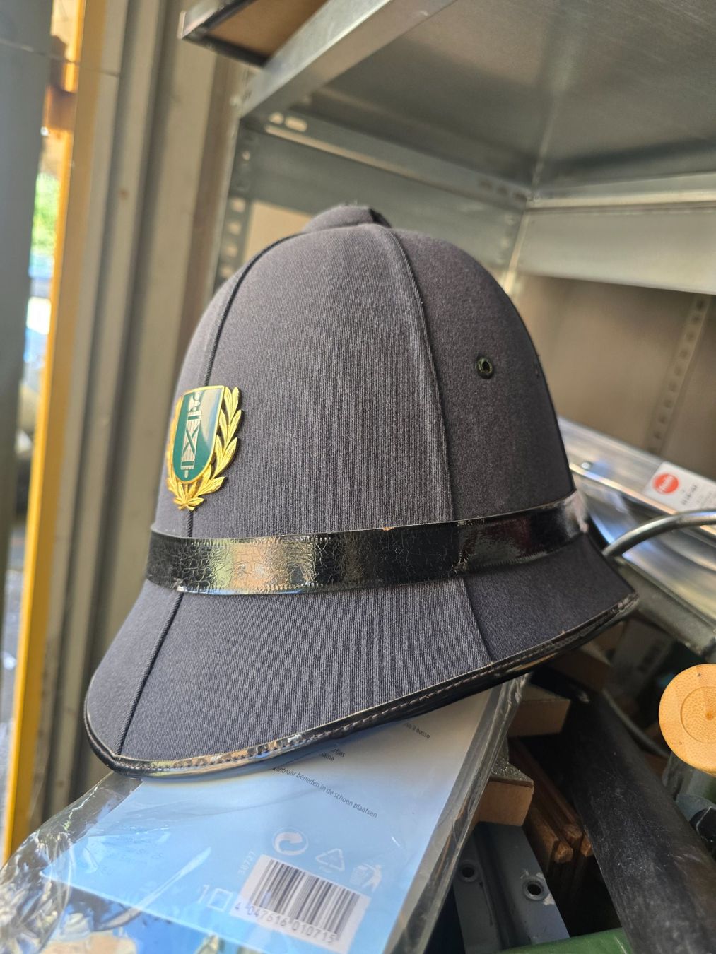 Copricapi, berretti & cappellini: Historischer Helm. St. GALLER KANTONSPOLIZEI – Usato da St gallen venduto da bb_12 3