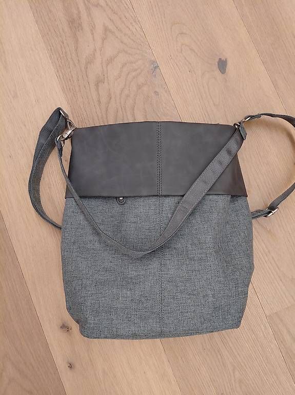 Zwei Taschen für Damen: ZWEI Tasche – Neu (gemäss Beschreibung) aus Wilchingen von Saurier