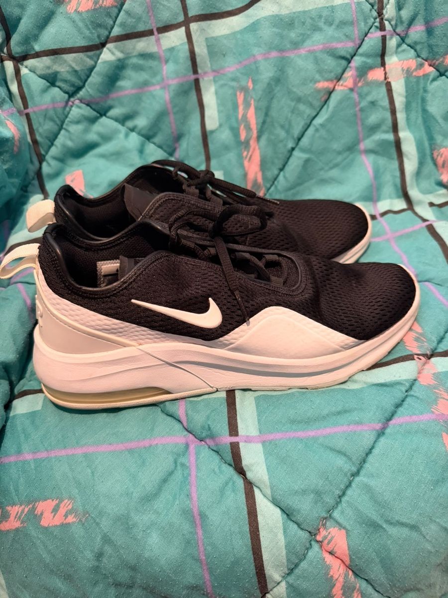 Nike Scarpe da uomo: Nike Air Max Motion 2 – Usato da Zuchwil venduto da Tripeiro_1893