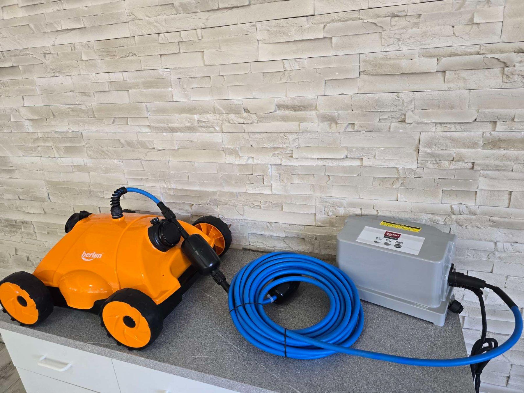 Accessori per Piscine: Automatischer Poolroboter 2Programme Poolsauger Poolreiniger – Nuovo (secondo la descrizione) da Baar venduto da Werkzeugzentrum 2
