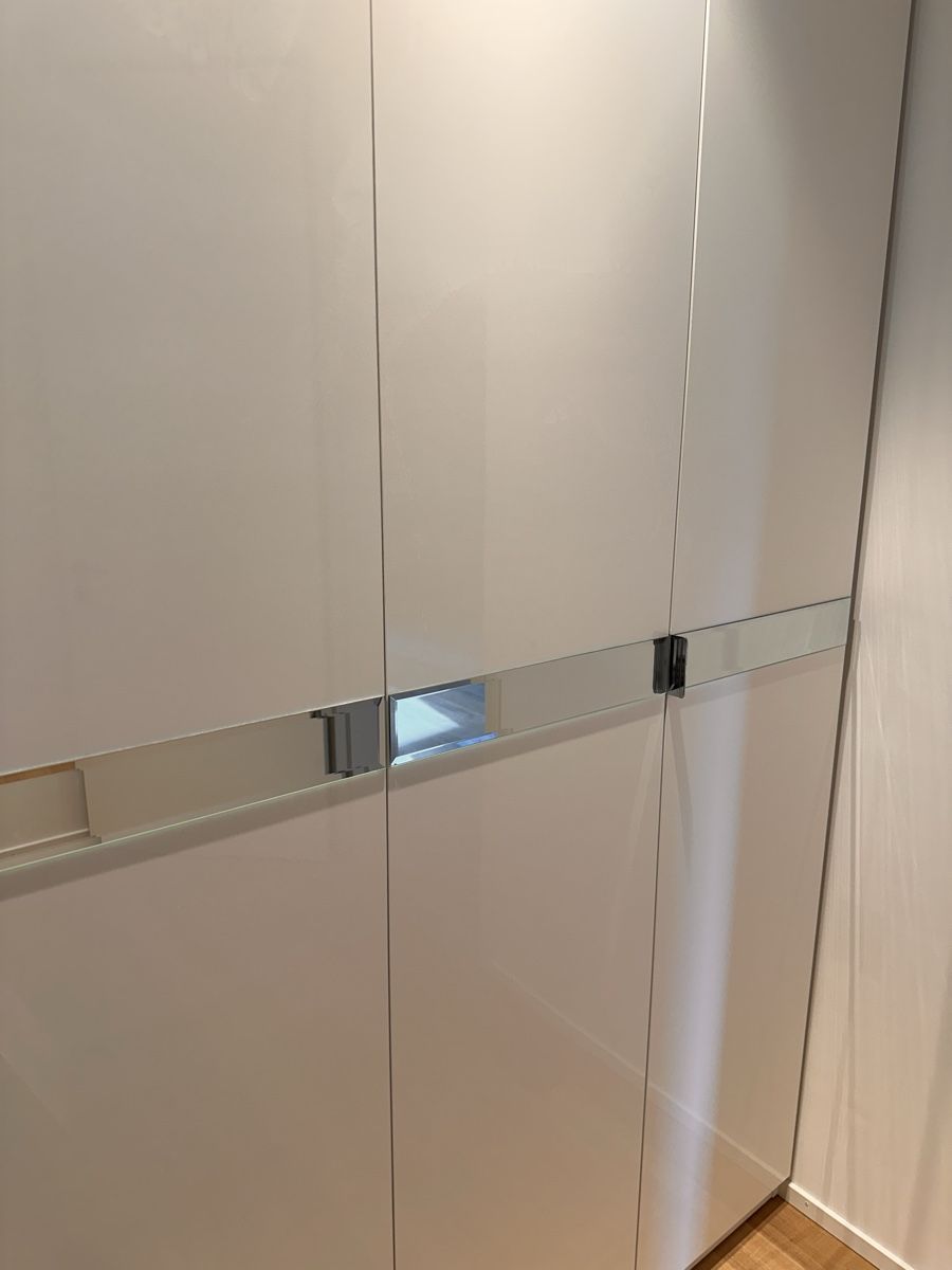 Armoires: Wardrobe with 4 doors – D'occasion à Zürich par sem_6kf7 2