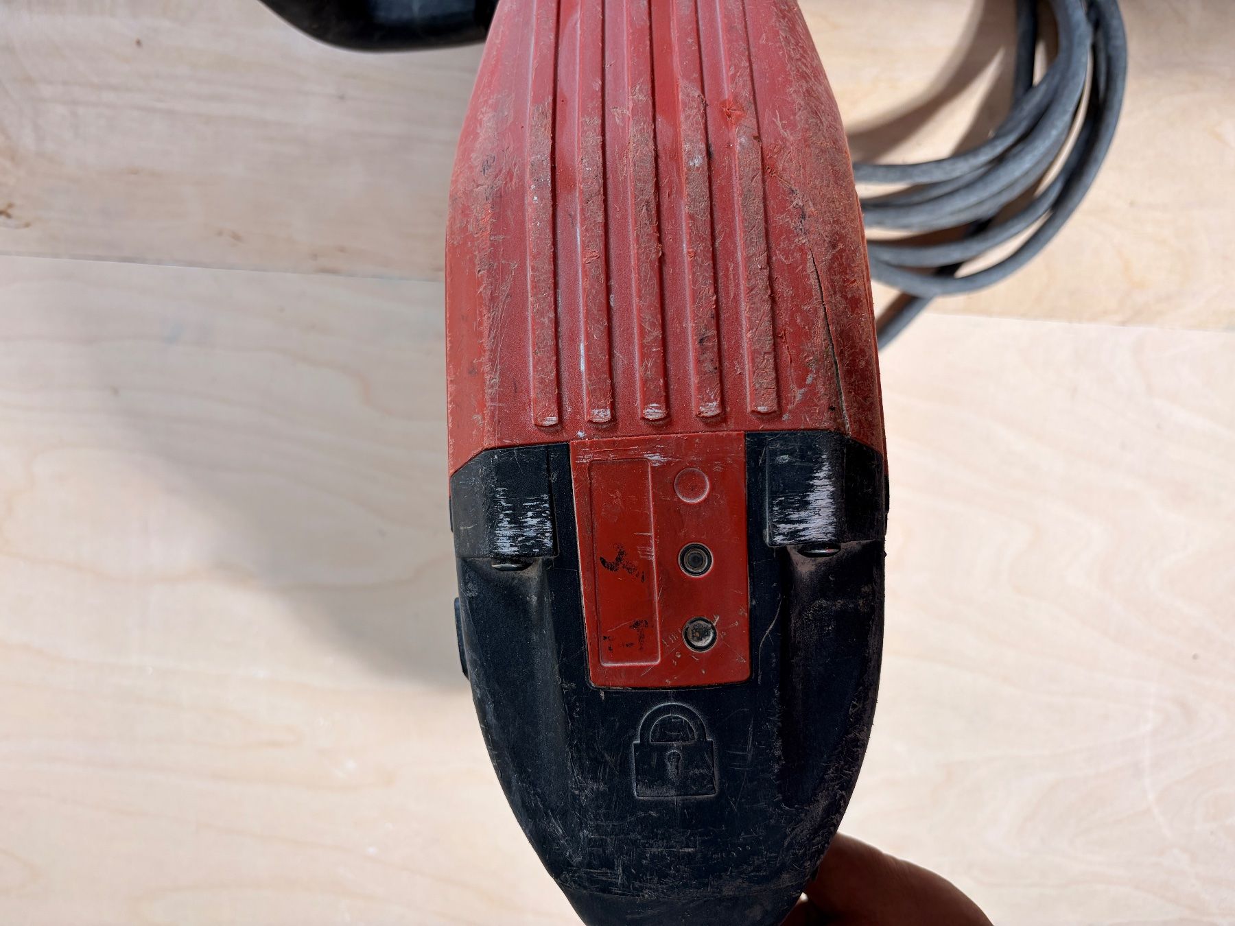 Hilti Tutti gli attrezzi: Hilti TE 700-AVR Spitzhammer – Usato da Zürich venduto da studiobellevue 6