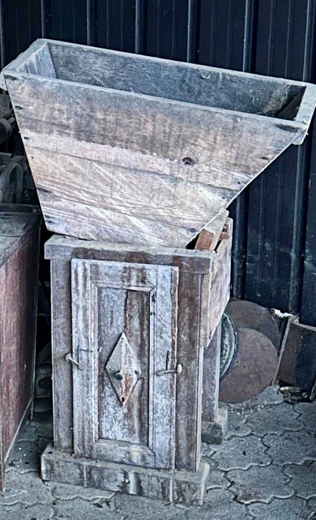 Trinciatrici: alter  Obsthäcksler – Usato da Adligenswil venduto da Yver