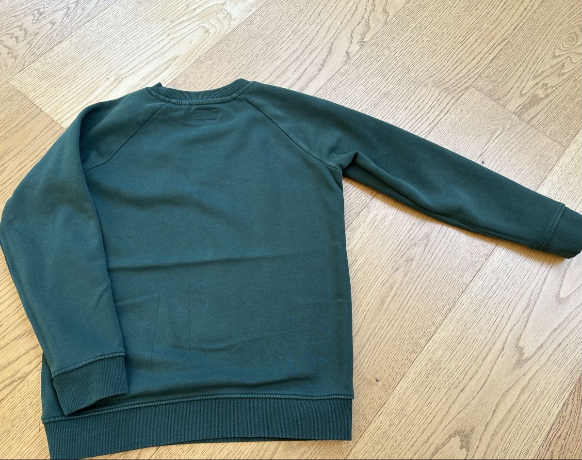 Next Kleiderpakete & -sets: 4 Sweatshirts Ge. 134  – Gebraucht aus Rothrist von szc_9dg5 5