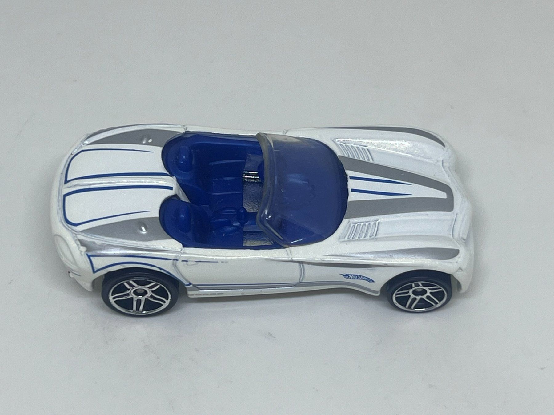 Hot Wheels Modellini d'auto: Hot Wheels Dodge Concept Car #622 – Usato da Wildegg venduto da LaaBoutique 1