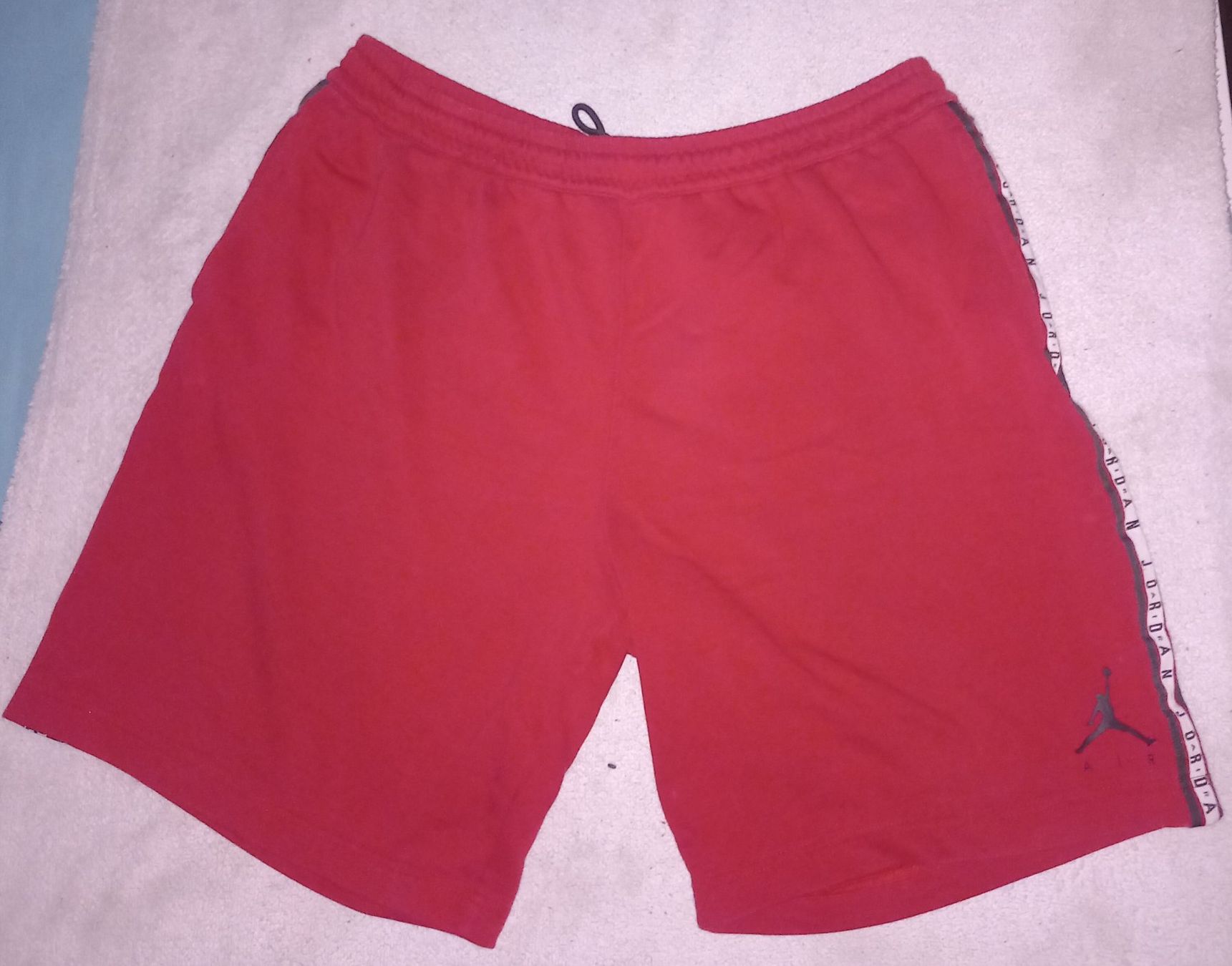 Jordan Pantaloni: Jordan shorts Xxl – Usato da Rapperswil SG venduto da Danii008 1