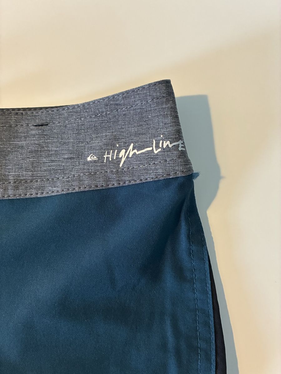 Quiksilver Lotti di vestiti: Quiksilver Set, Badehose & Shirt – Usato da Altnau venduto da kurvenmuehle 1