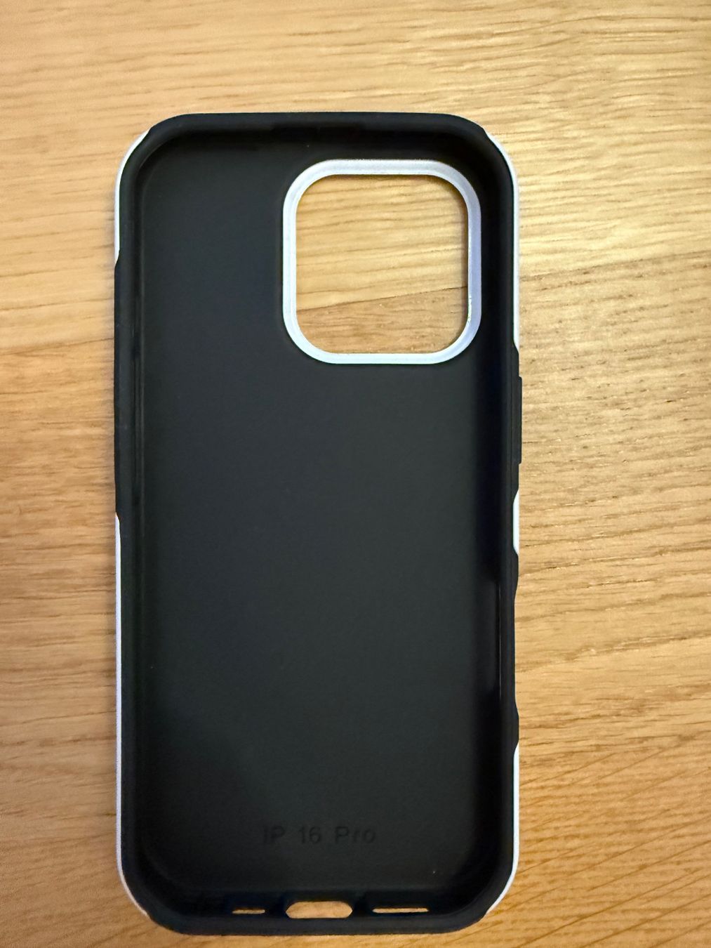 Apple Cover & Protezioni schermo: IPhone 16 Pro Hülle von Murbel – Usato da Wetzikon ZH venduto da jas_66r8 1