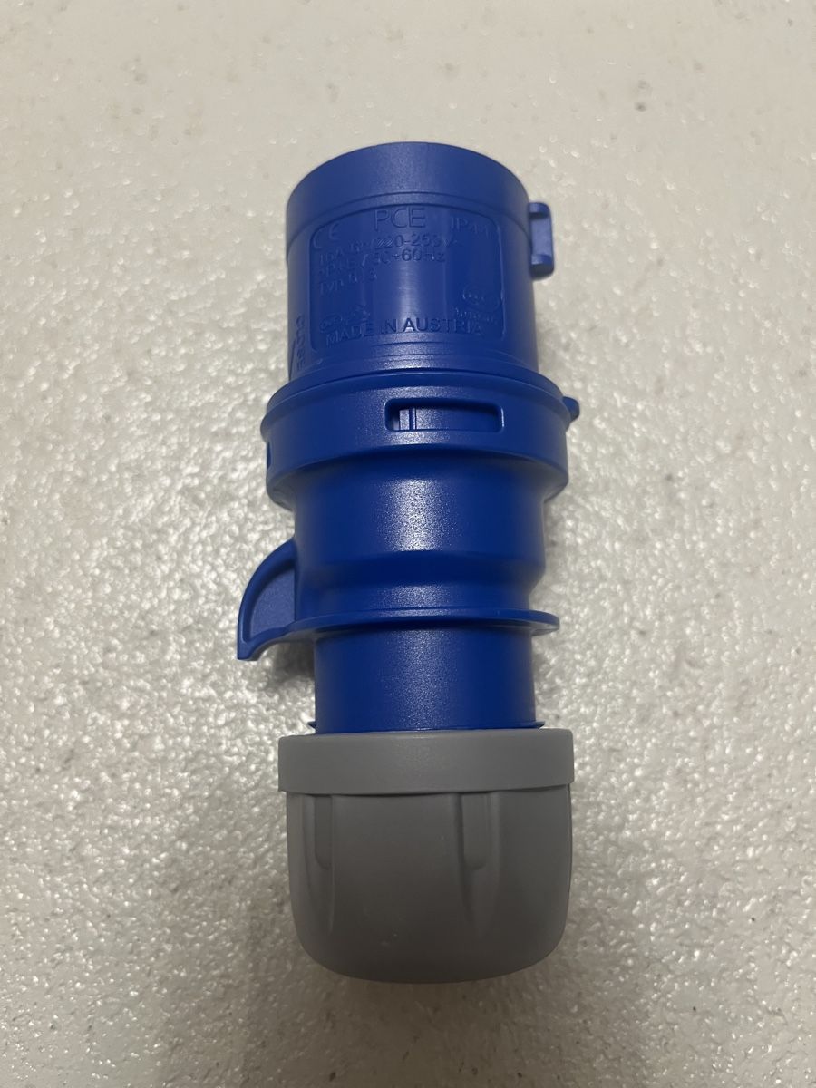 Spine: CEE-Stecker 16A 3 polig, blau, neu – Nuovo (secondo la descrizione) da Dotzigen venduto da Fighter2