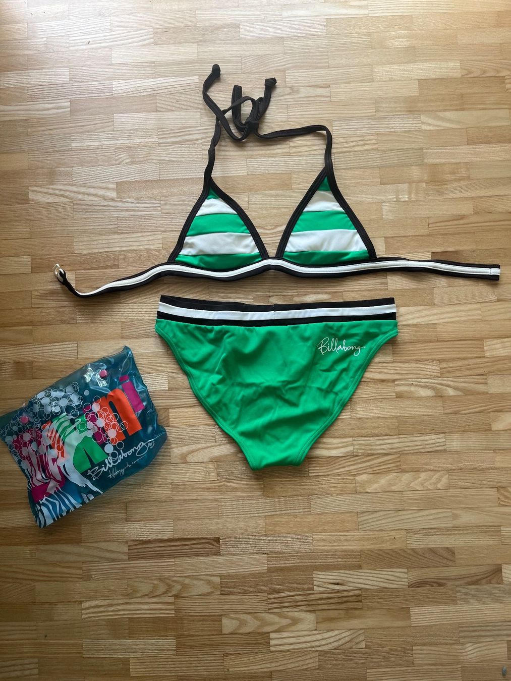Billabong Maillots de bain & Bikinis: Billabong Bikini Gr.XS – Neuf avec emballage d'origine à Seuzach par Black_sheep 1