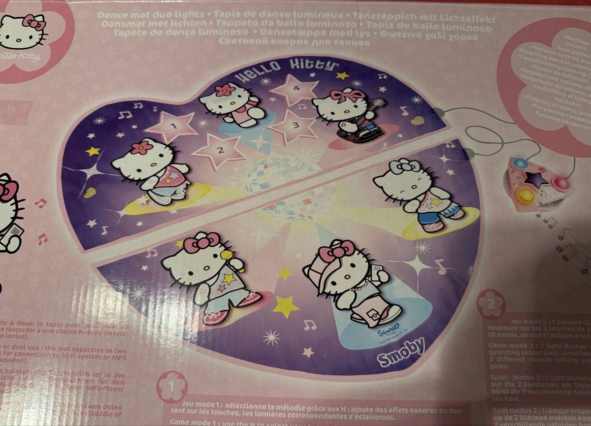 Smoby Tapis de jeu: Tappeto da ballo Hello Kitty Smoby con luci e suoni – D'occasion à Roveredo GR par ang_cc9l 1