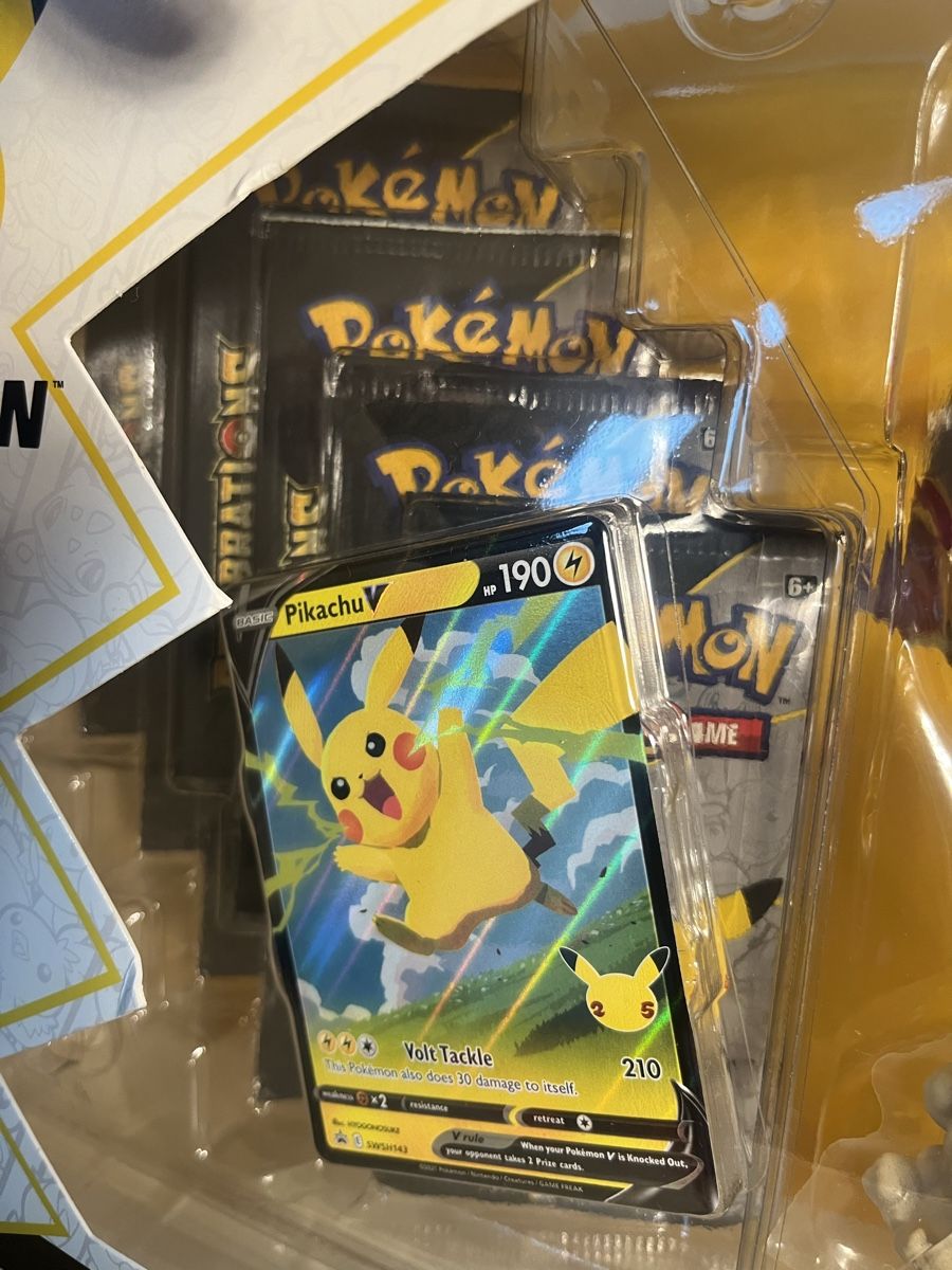Pokémon Sammelbilder & Trading cards: Pokémon Celebrations Pikachu Vmax Box ungeöffnet – Neu und originalverpackt aus Trübbach von  3
