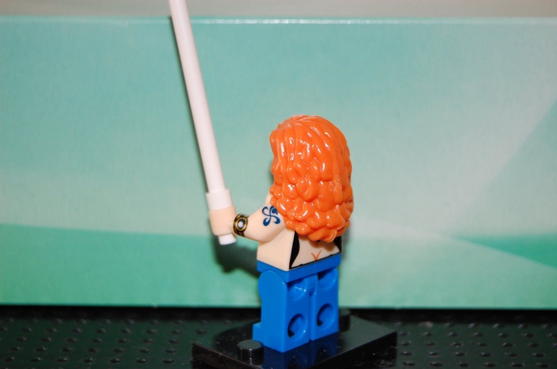 Kit di costruzioni: One Piece Minifigur Nami – Usato da Basel venduto da Don-Angel 1