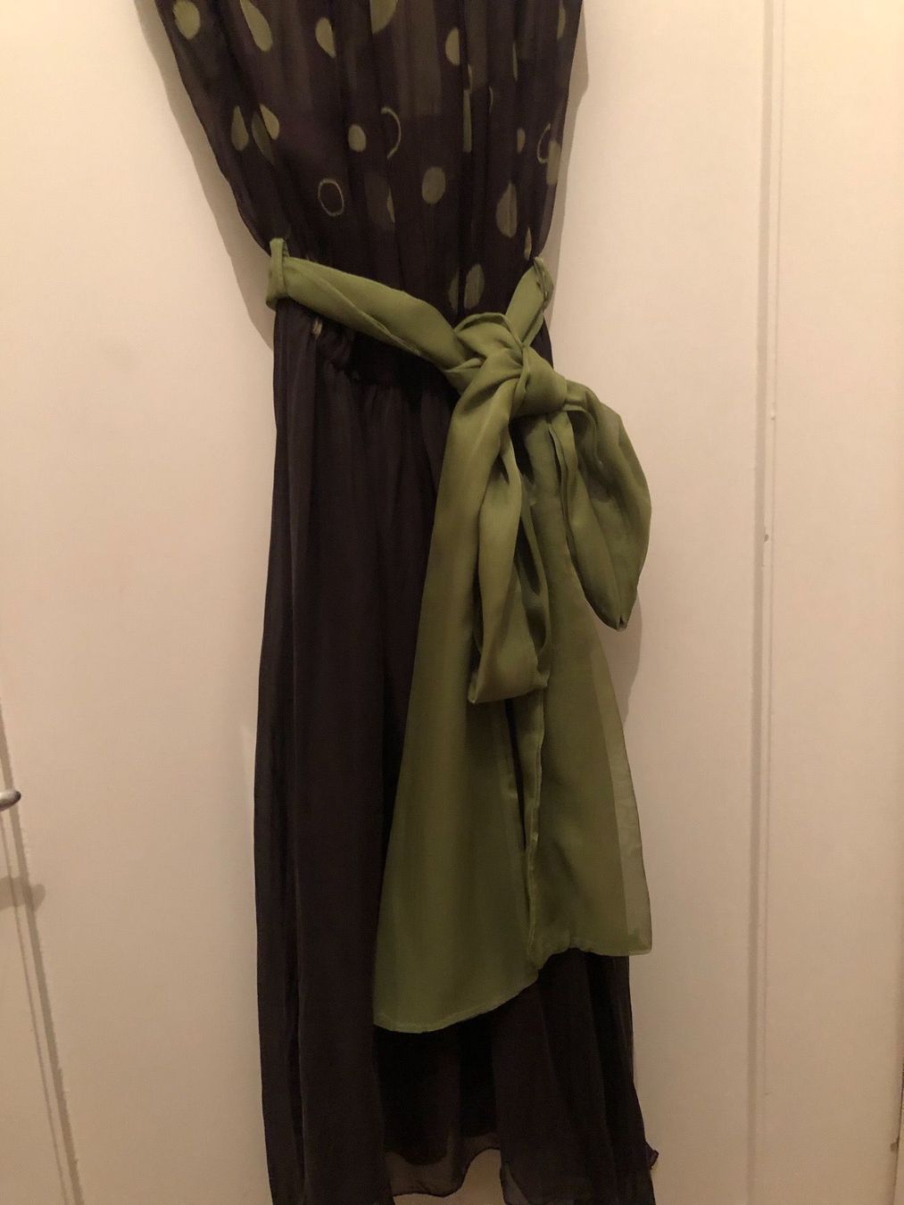 Kleider: Elegante Damen Kleid Neue Gr/M – Gebraucht aus Basel von Ivana_4 2