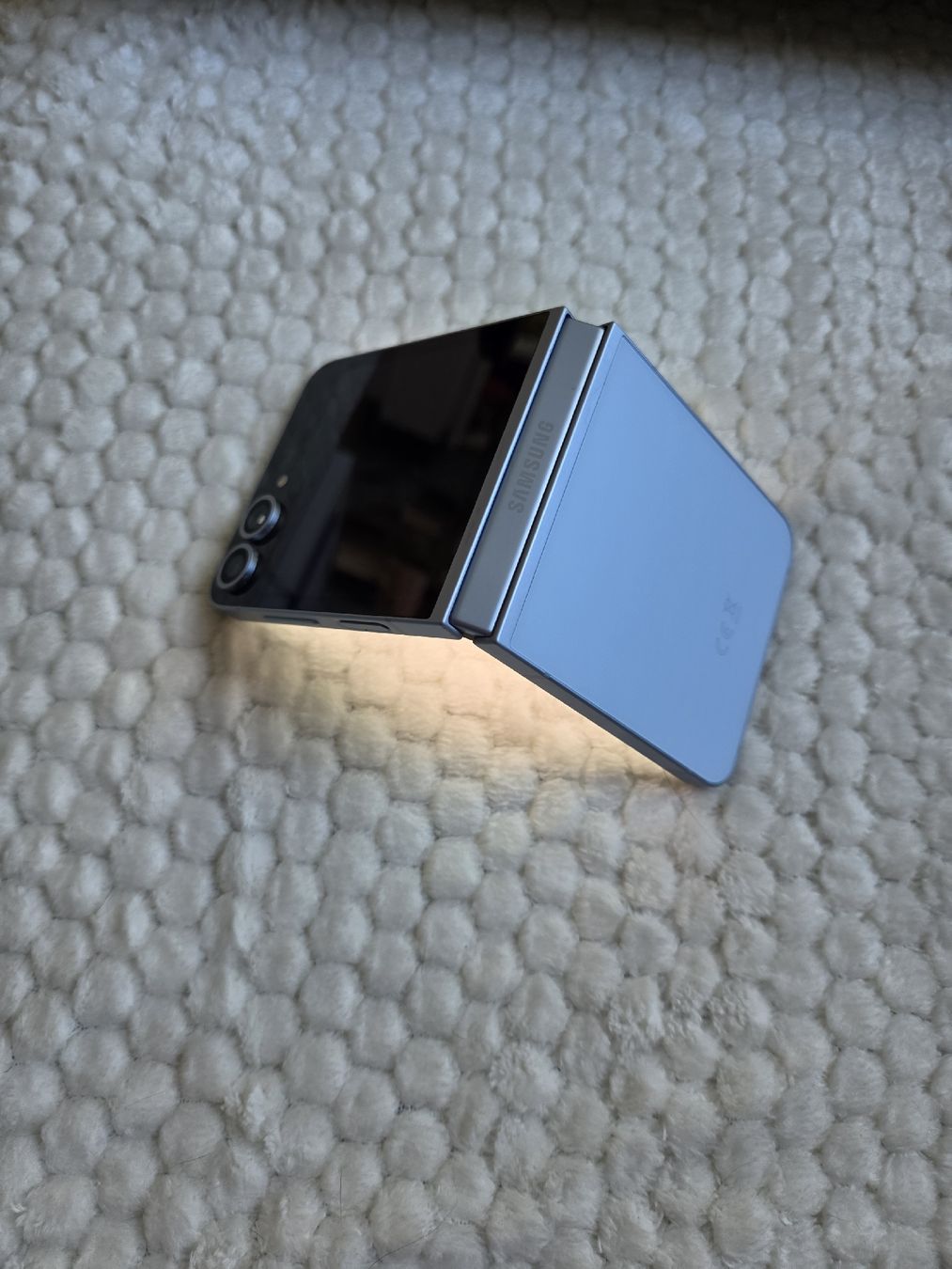 Samsung Portables: Samsung galaxy flip 6 – Neuf (Voir description) à Kriens par jan_s5cq 2