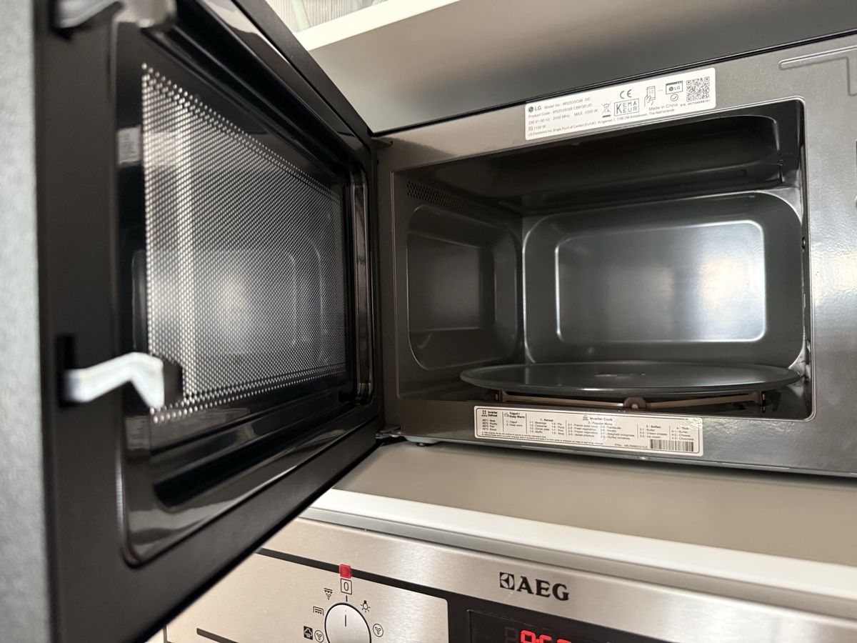 LG Backöfen: Microwave LG MS2535GIB NeoChef – Gebraucht aus Pratteln von phi_2b8n 2