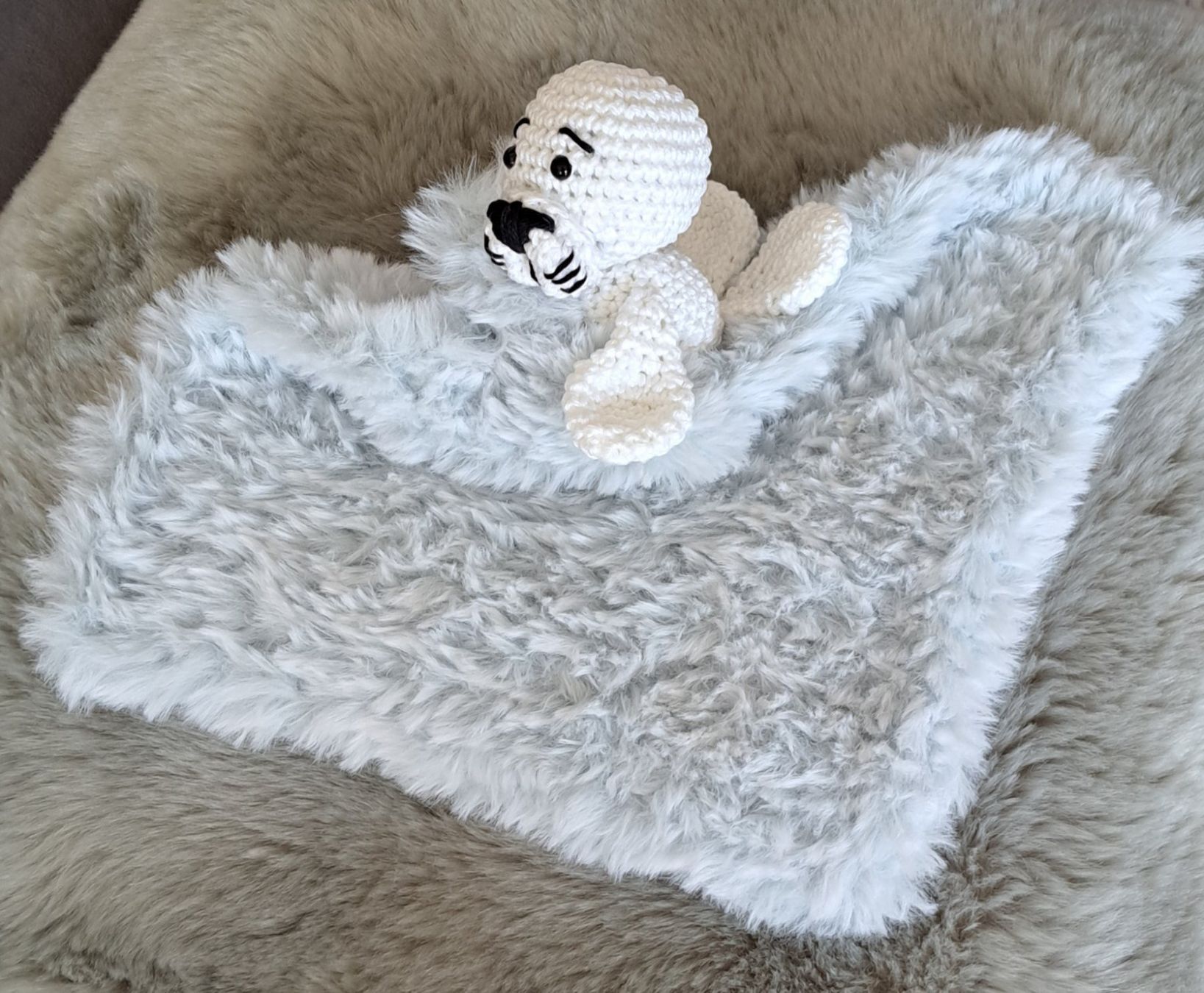 Giocattoli: Superflauschiges Nuscheli mit Robbenbaby_1 – Nuovo e nell'imballaggio originale da Romanshorn venduto da Octa27 2