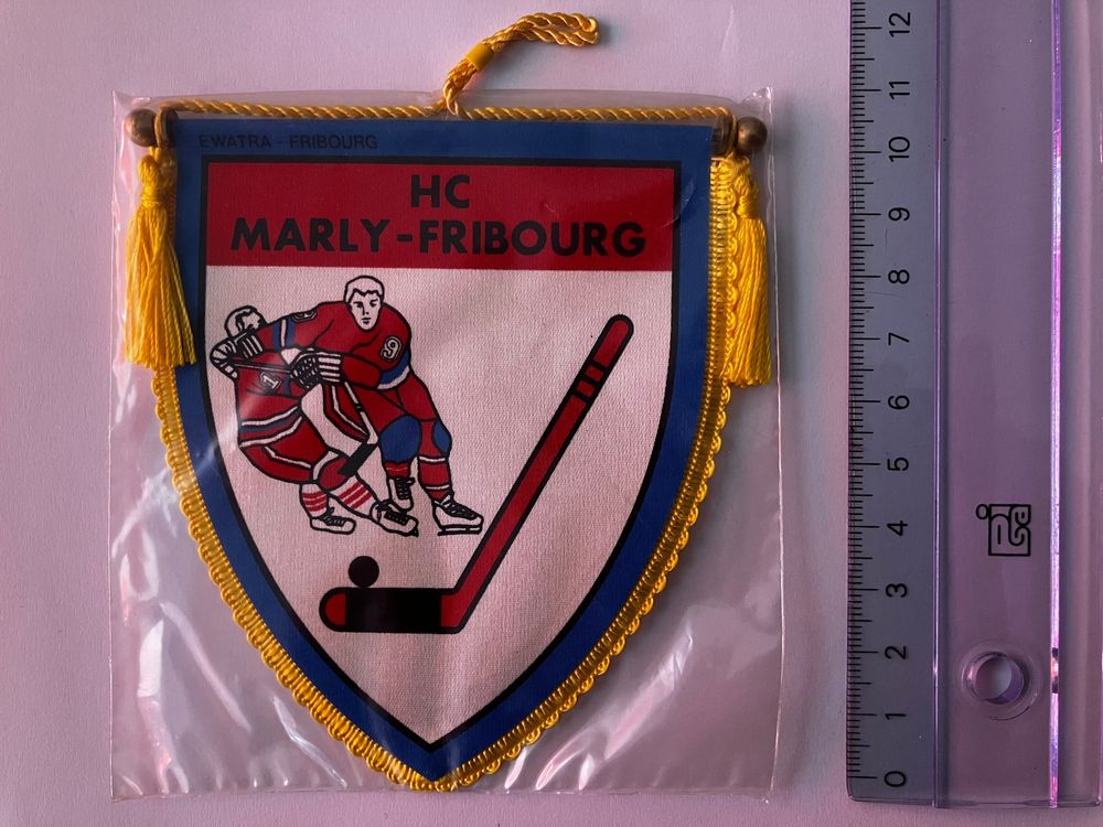 Fanion SC Fribourg - Drapeau De Club - Occasion - Original Emballage