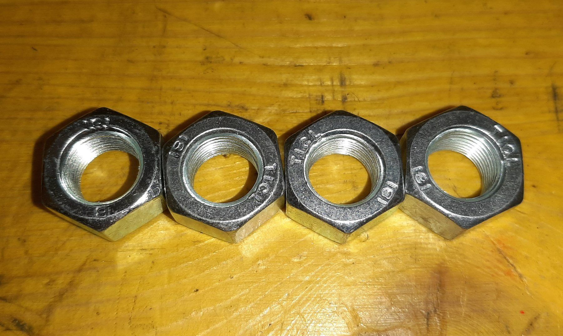 Metall- & Schlosserei Sonstiges: 4 Stk. Achsmuttern M12 x 1.25 – Neu (gemäss Beschreibung) aus Rüfenacht BE von Brunni81