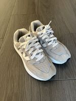 New Balance 5740 Grises