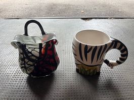 Deux petits vases à fleurs