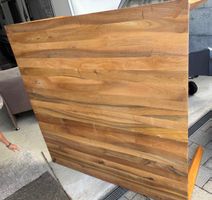 Massiver Holztisch